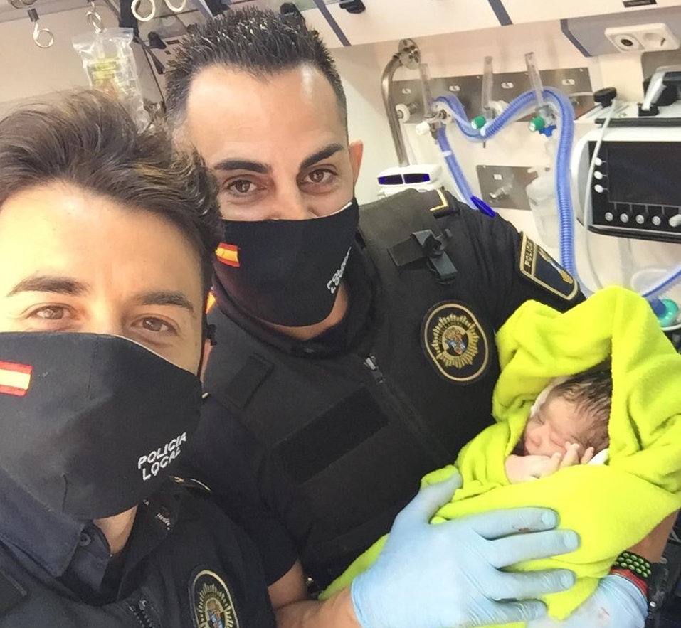 Policia Local Albuixech parto bebé