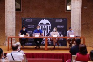 Presnetacion nueva Escuela Municipal de Fútbol de Alaquàs conveniada con el Valencia CF