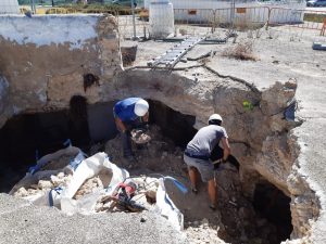 Trabajos en cueva de Paterna