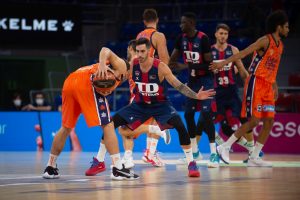 Valencia Basket inicia la Liga Endesa con una derrota en Vitoria (76-73)