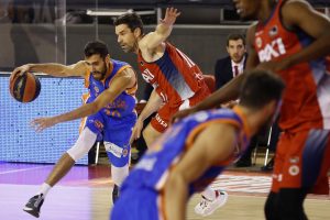 Valencia Basket suma la segunda con una trabajada victoria en Manresa (74-82)