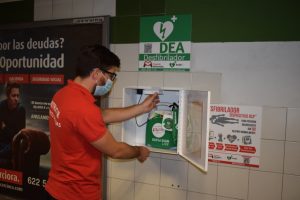 Generalitat comienza a instalar desfibriladores en 47 estaciones de Metrovalencia