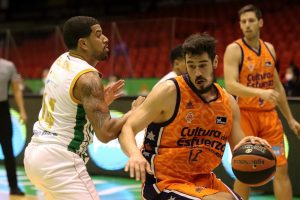 Valencia Basket cae en la pista del Coosur Real Betis (95-85)