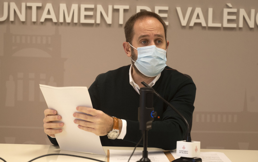 Aarón Cano, concejal de Protección Ciudadana de València, confinado por un positivo en Covid
