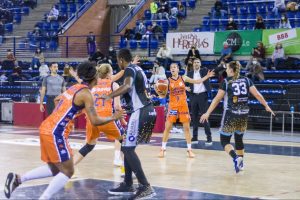 La novena victoria seguida de Valencia Basket llega tras una buena segunda parte en Logroño (51-71)