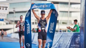 Luis de Francia gana Copa del Mundo de Triatlón en Valencia