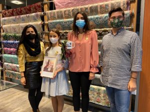 Las falleras mayores de Torrent promocionan la campaña de regalo fallero en Navidad