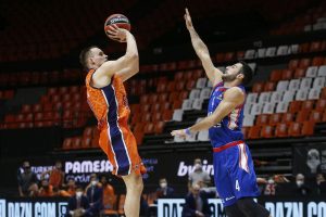 Prepelic sella la octava en un partido durísimo ante el subcampeón de Europa (76-74)