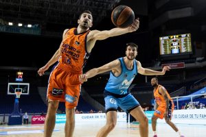 Reacción de Valencia Basket para sumar la tercera seguida en Liga Endesa en la pista de Movistar Estudiantes (81-86)