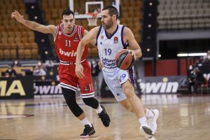 Valencia Basket rompe su maldición ganando en la pista de Olympiacos (85-96)