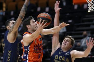 Valencia Basket suma la cuarta seguida en Liga Endesa ante UCAM Murcia (89-78)