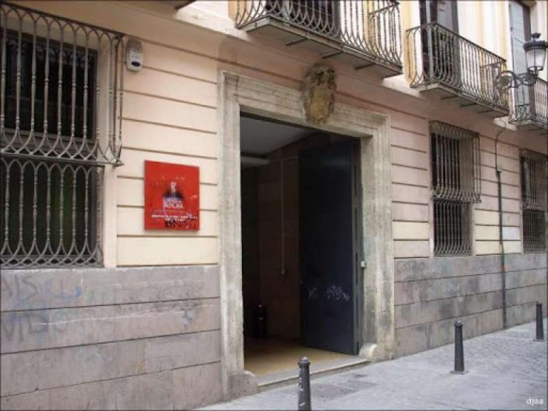Fallece uno de los ancianos de la residencia de mayores de València afectada por un brote de COVID-19