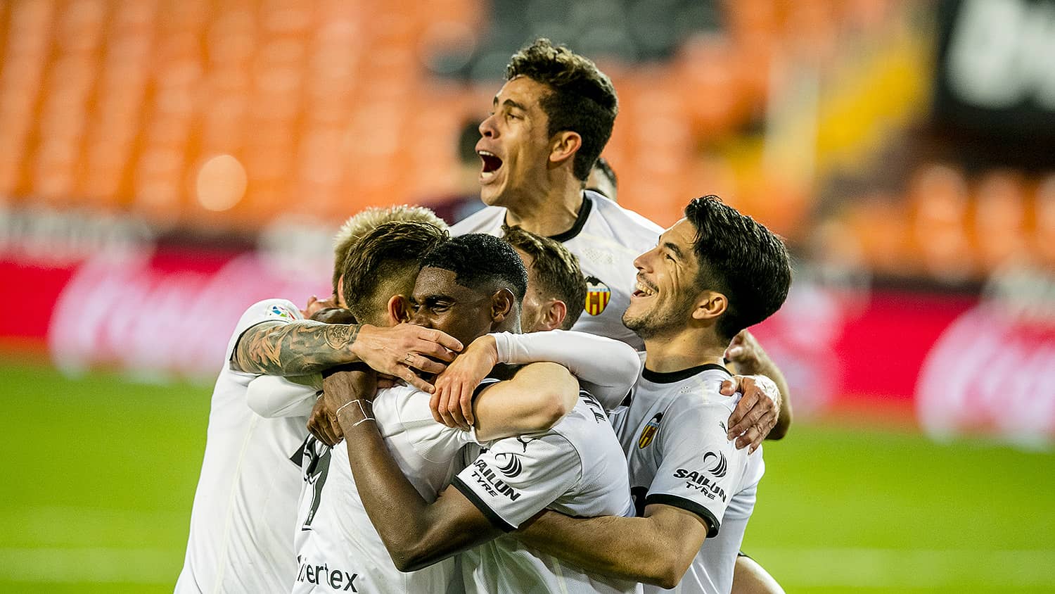 El Valencia CF lucha hasta el final para sumar la victoria ante el RC Celta (2-0)