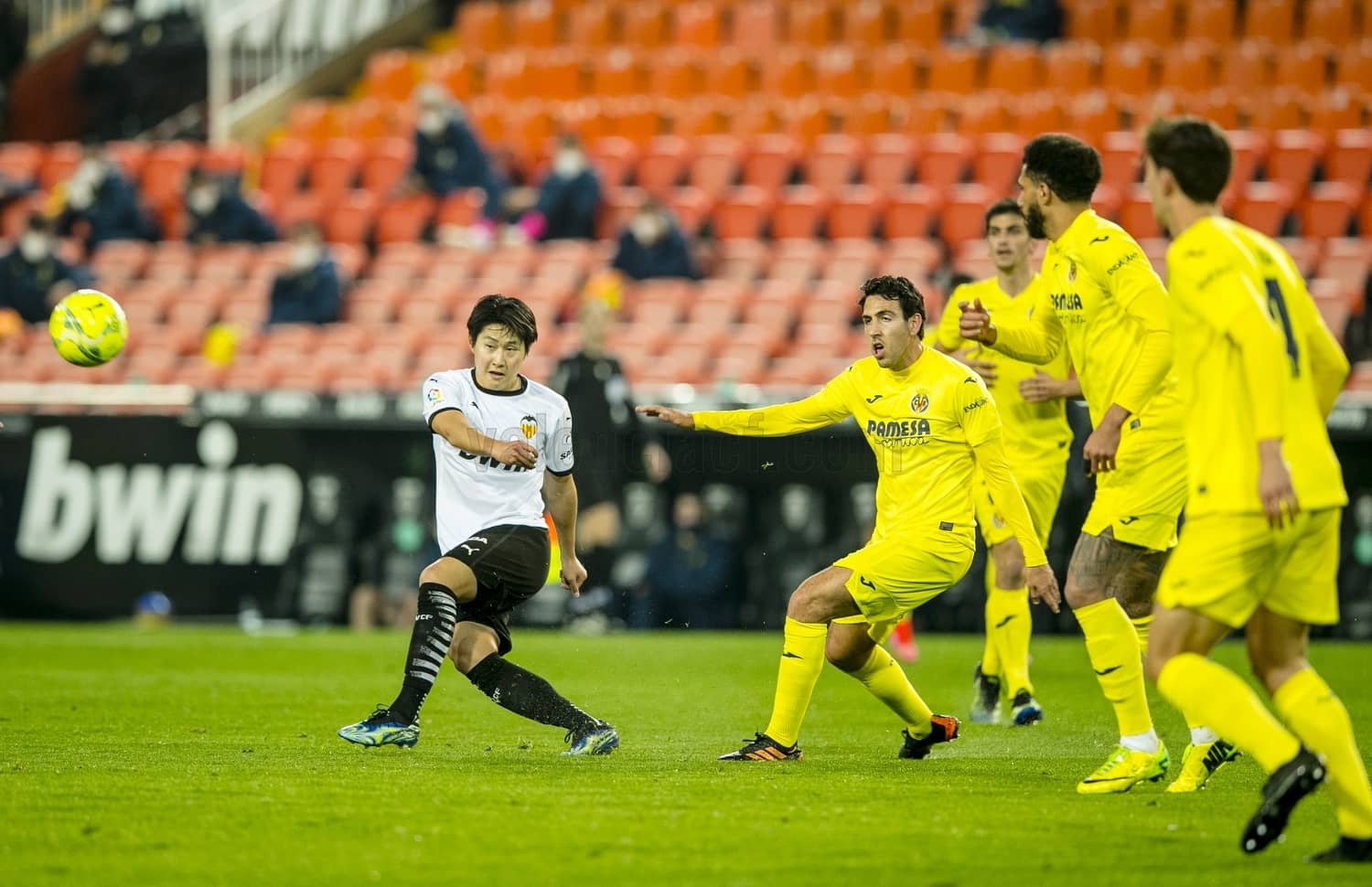 El Valencia CF suma una importante victoria ante el Villarreal CF (2-1)