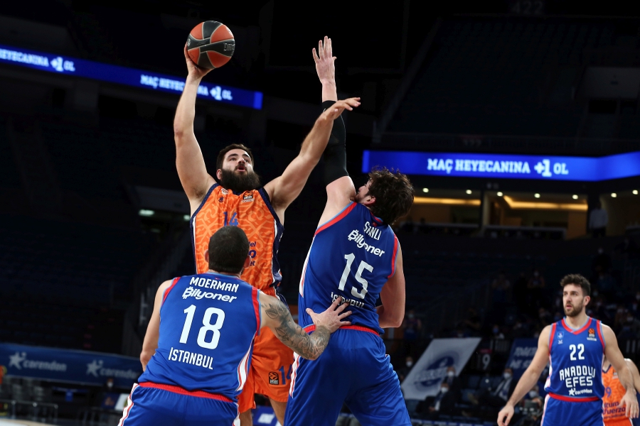 Valencia Basket no puede con el con el acierto del Anadolu Efes Istanbul (99-83)