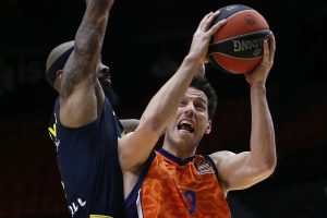 Victoria de Valencia Basket para seguir creyendo en la Turkish Airlines EuroLeague (66-52)