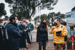 La consellera junto a los alcaldes de Paterna y Riba-Roja del Túria