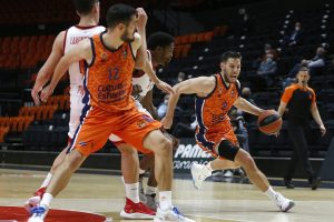 Valencia Basket reacciona tarde ante el apagón que sufre ante Olympiacos Piraeus (79-88)