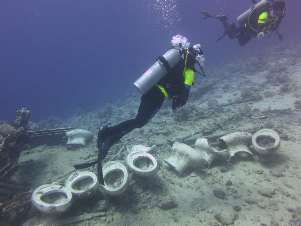 <h2>limpieza fondo marino del Club Buceo Mediterráneo Valencia</h2>