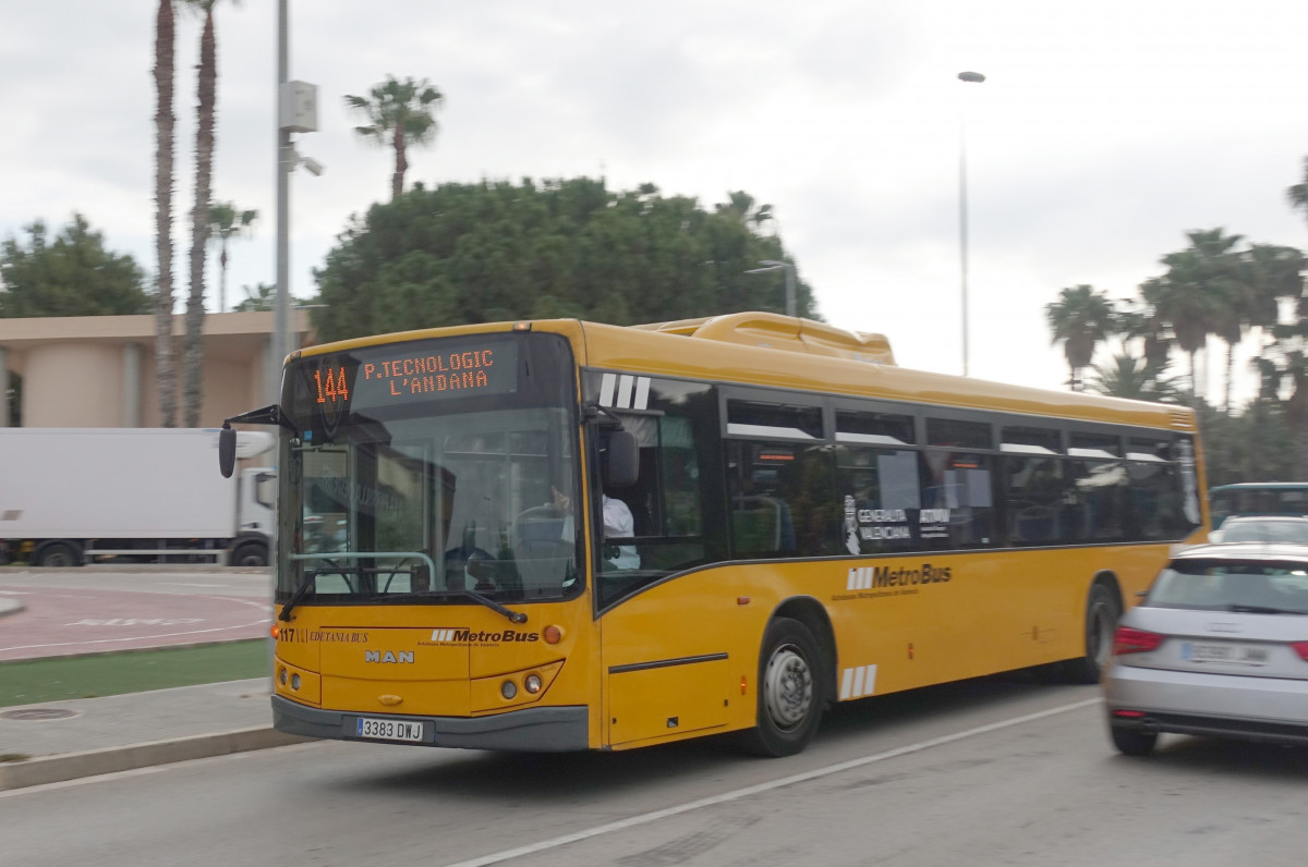 bus lanzadera Valencia Parc Tecnològic y l'Andana de Paterna
