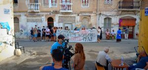 Construyendo Malilla y las 50 familias afectadas impidieron el desahucio en la calle Manuel Arnau