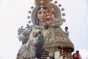 Cadafal de la Virgen de los Desamparados en plena Ofrenda