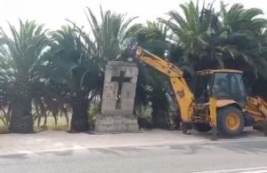 Vinalesa ultimo vestigio franquista