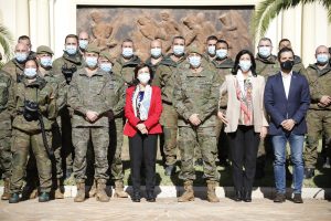 La ministra de Defensa visita el Regimiento de Defensa NBQ 'Valencia' nº 1