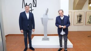 Cullera presentación escultura de Miquel Navarro