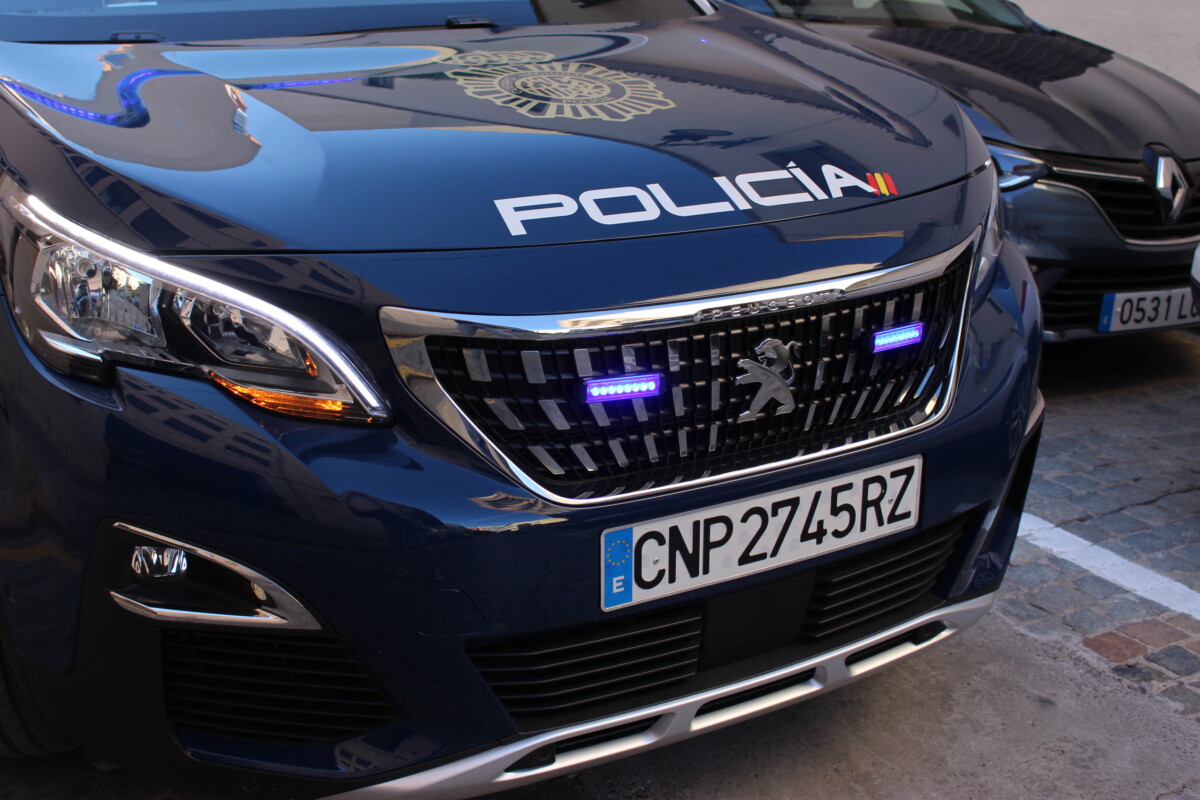 La Policía Nacional detiene en València a un hombre por entrar en casa de su ex tras aporrear la puerta