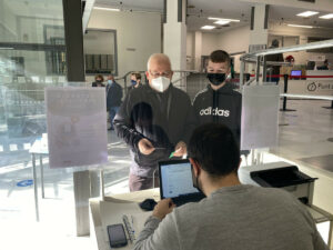 cola pasaporte covid ayuntamiento Quart