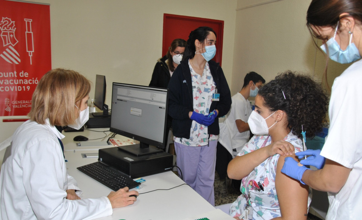 Casi 705.000 personas han recibido ya la dosis de refuerzo de la vacuna contra el Covid-19 en la Comunitat Valenciana