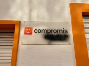 pintada sede Compromís Moncada
