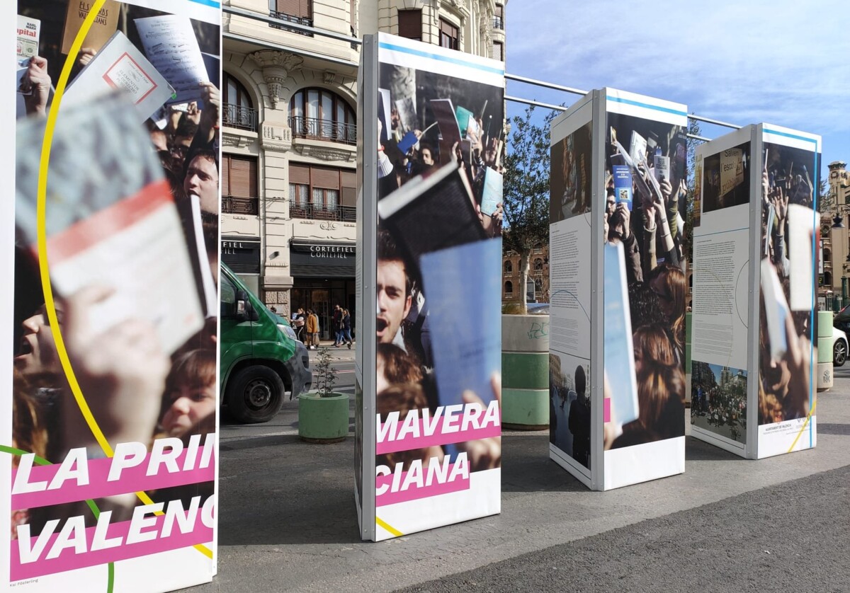 La exposición de homenaje a la ‘Primavera valenciana’ ya está en la calle