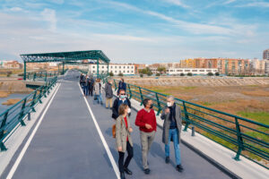 pasarela ciclopetaonal sobre nuevo cauce rio turia