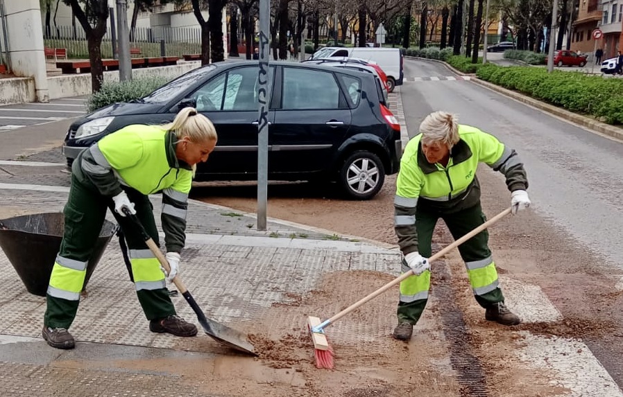 Labores de limpieza tras lluvias en Paterna