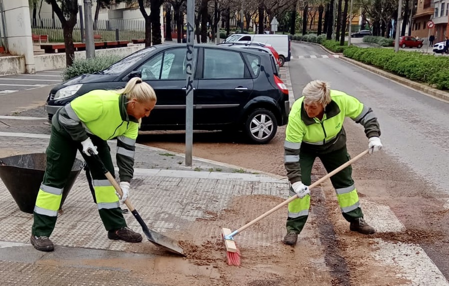 Labores de limpieza tras lluvias en Paterna