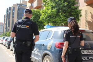 Dos agentes de la Policía Nacional