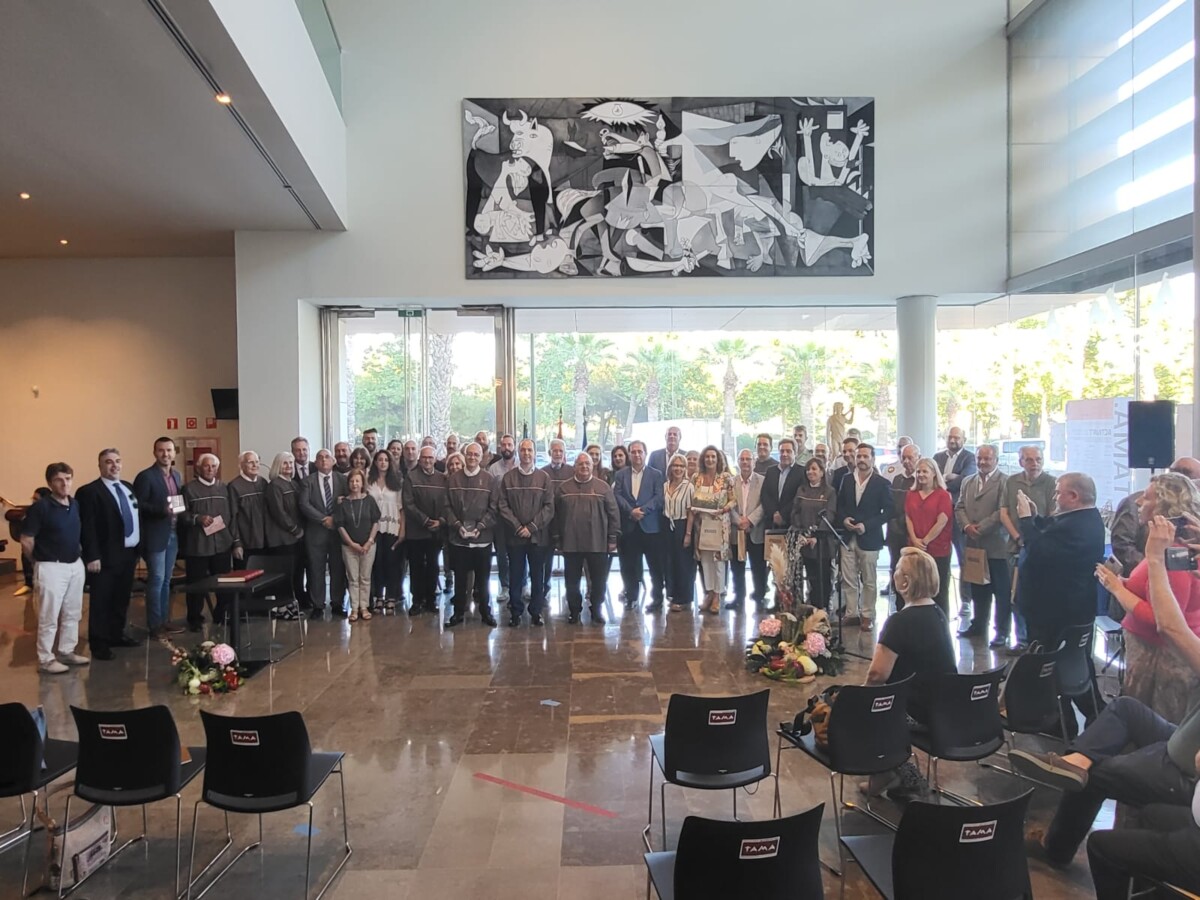 Foto TAMA familia acto Rollet Aldaia