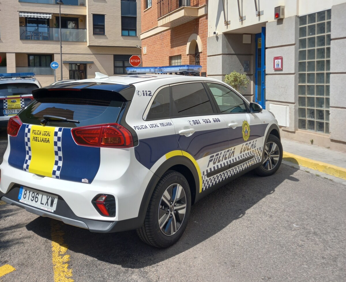 Agentes de la Policía Local de Meliana salvan la vida a una mujer desvanecida en el mercadillo Policia Local Meliana