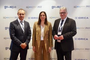 Foto: Dionisio Garcia CEO de Global Omnium, Elisa Valia concejala del ciclo del Agua y Mark Barker CEO de WEX Global