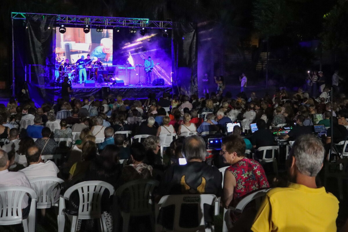 El grupo Lluvia homenajea al cantante Rubén Medina