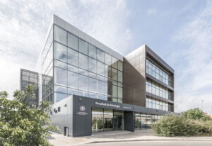 universidad catolica valencia nueva sede Burjassot