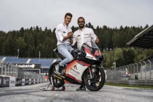 Iván Ortolá Moto 3 renovación
