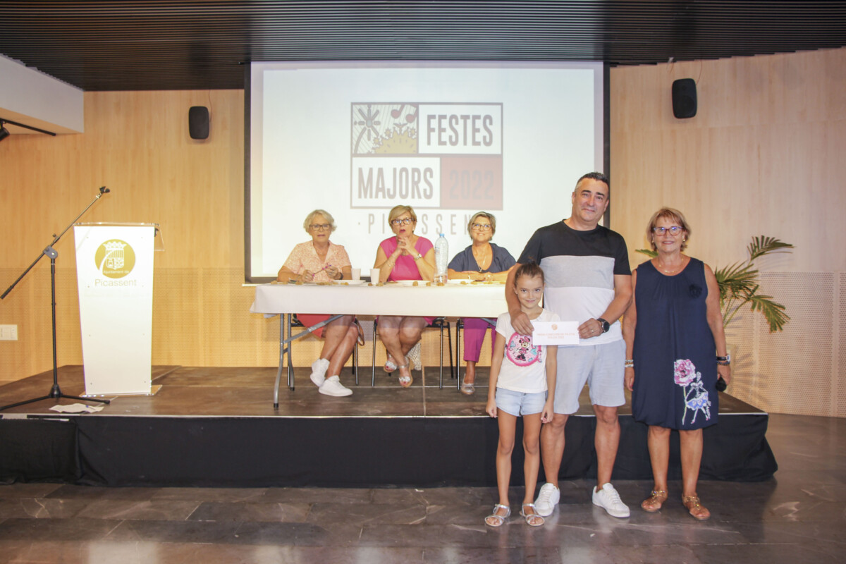 Javier Alegre Fernández és el guanyador del primer premi del concurs de pilota dolça de Picassent