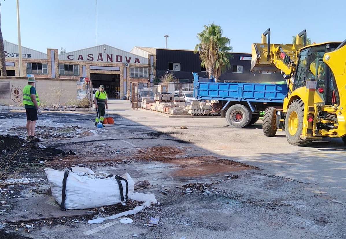 Manises aparcamiento obras N-220