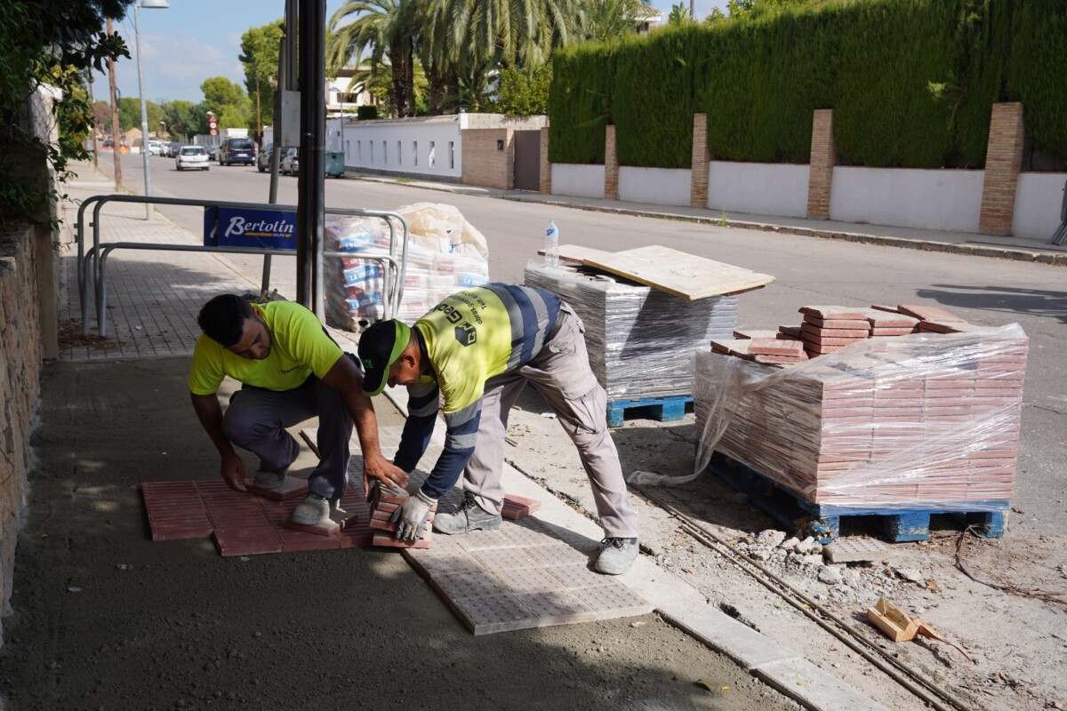 Obras de mejora en la calle 606 de La Canyada