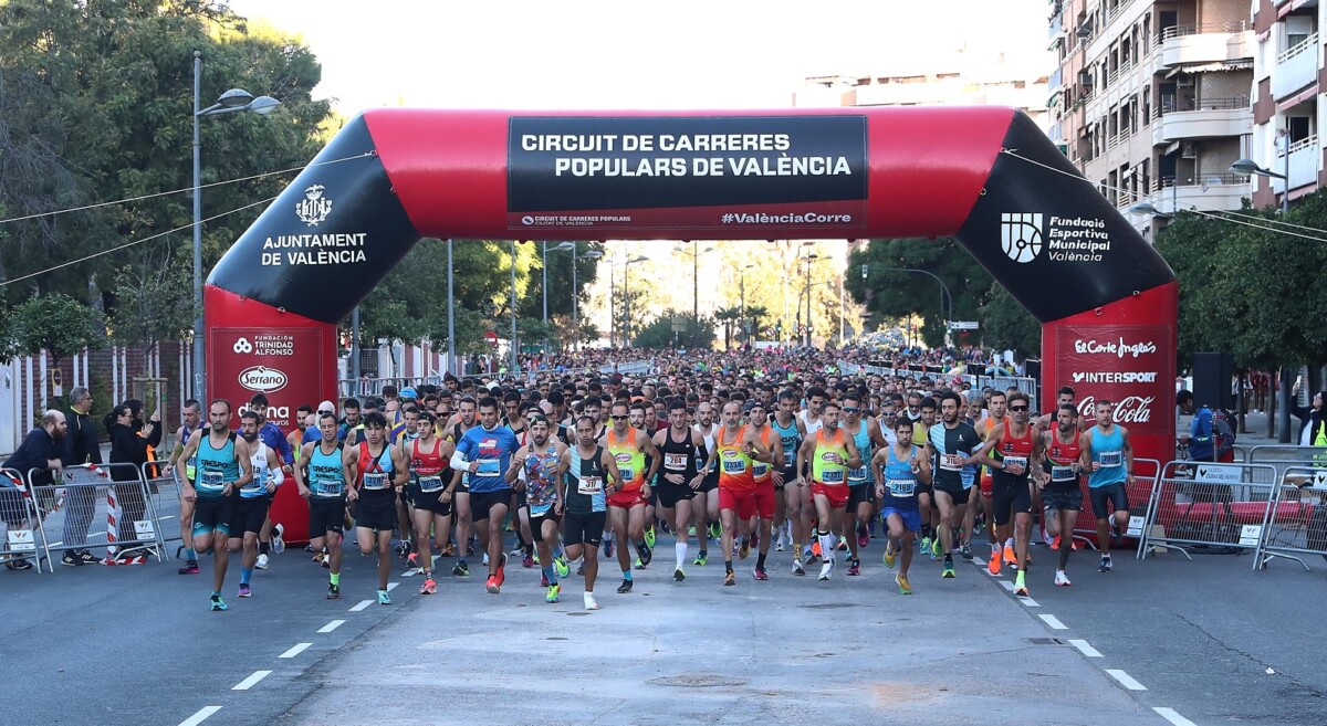 Más de  participantes en la primera edición de la carrera València por  la Seguridad Vial
