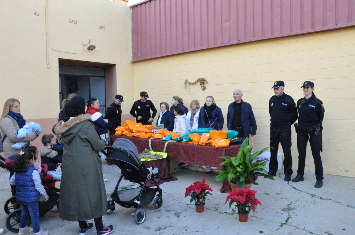 Donación juguetes CNP