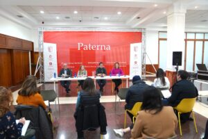 El Alcalde de Paterna, Juan Antonio Sagredo, acompañado por los Tenientes de Alcalde de Empleo, Presidencia y Seguridad en el Centro Municipal Arco Iris